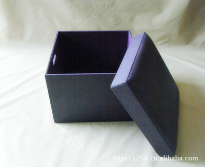 美观方形皮革储物凳 实用与艺术的完美结合